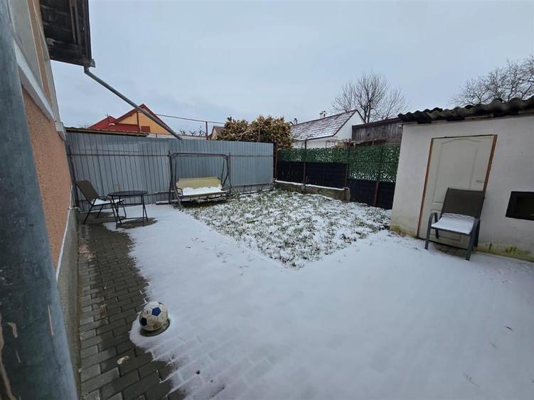 Casă individuală cu 4 camere cu Canalizare în Central
