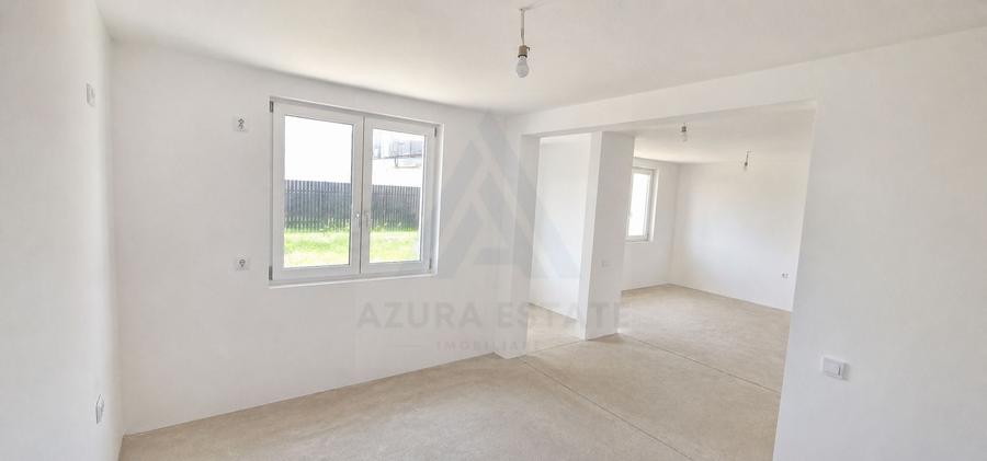 Duplex cu 3 camere cu Canalizare în Sud-Est