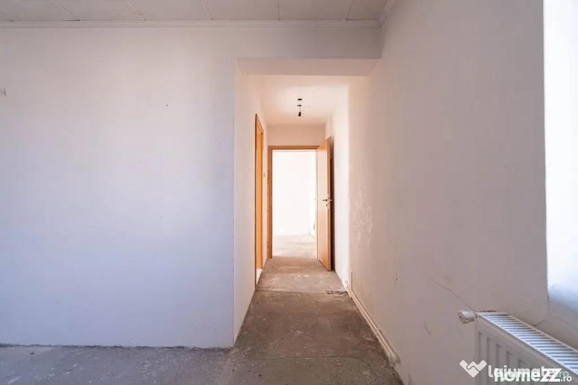 Casă cu 4 camere cu Teren 500 Mp în Central
