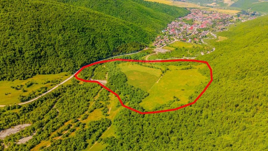 Teren Construcții intravilan de 128000 mp, în Gârcini