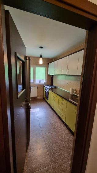 Apartament cu 3 camere semidecomandat, mobilat în 1 Decembrie 1918