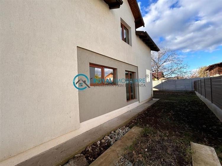 Duplex cu 4 camere cu Canalizare în Strejnicu