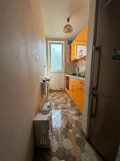 Apartament cu 4 camere semidecomandat în Drumul Taberei
