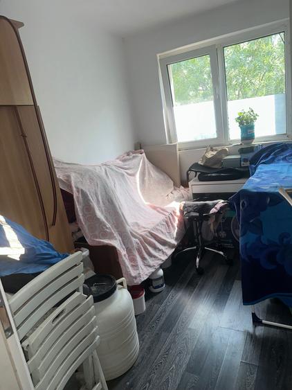 Apartament cu 3 camere decomandat în Exterior Vest
