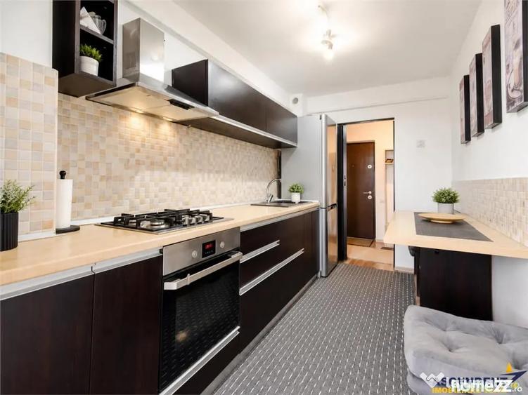 Apartament cu 3 camere decomandat în Dârste