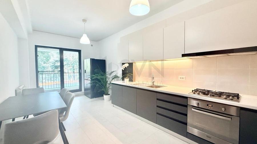Apartament cu 4 camere decomandat în Kiseleff