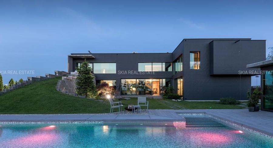 Casă individuală cu 12 camere cu Piscina în Nord