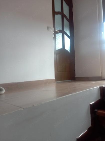 Casă cu 4 camere cu Teren 1000 Mp în Răucești