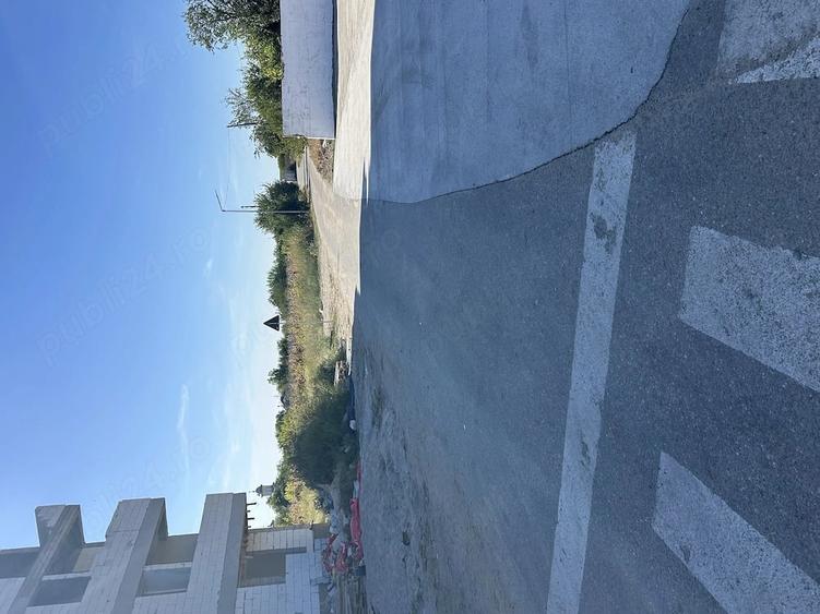 Teren de 400 mp, în Ișalnița