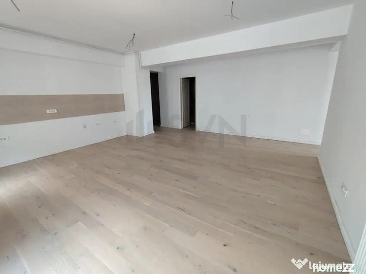 Apartament cu 3 camere decomandat în Herăstrău