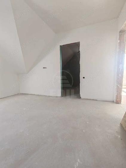 Apartament cu 3 camere semidecomandat în Sud
