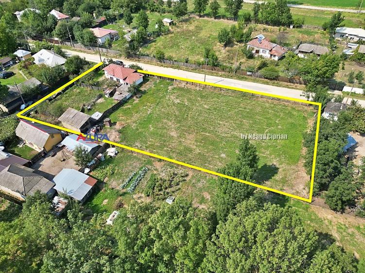 Casă individuală cu 3 camere cu Canalizare în Recea