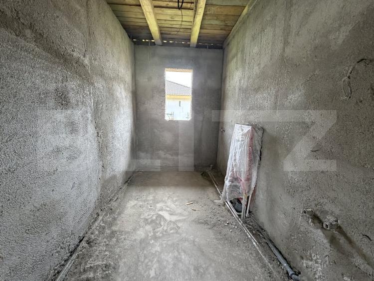 Casă individuală cu 4 camere cu Canalizare în Sud