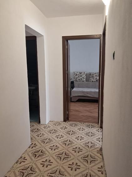 Apartament 3 camere etaj 1, strada Siretului - 10