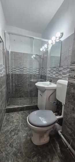 Garsonieră decomandată în Eroii Revoluției