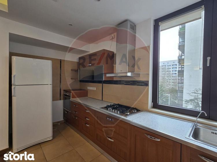 Apartament cu 4 camere decomandat, mobilat în Pipera