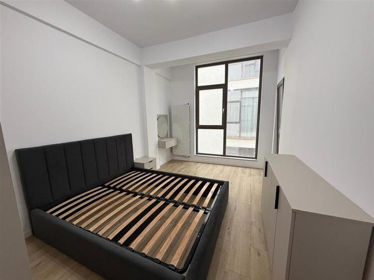 Apartament cu 2 camere semidecomandat în Exterior Sud