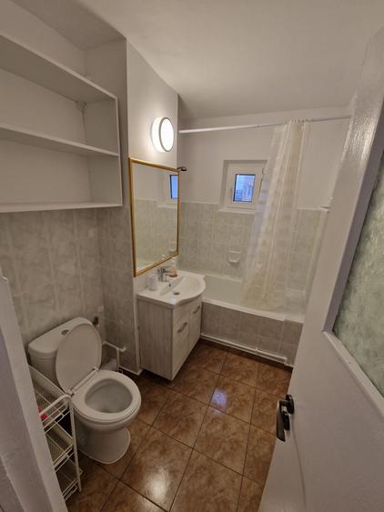 Apartament cu 2 camere semidecomandat în 5 Călărasi