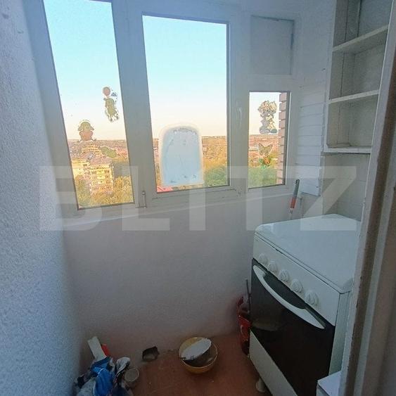 Apartament cu 4 camere decomandat, mobilat în Sud