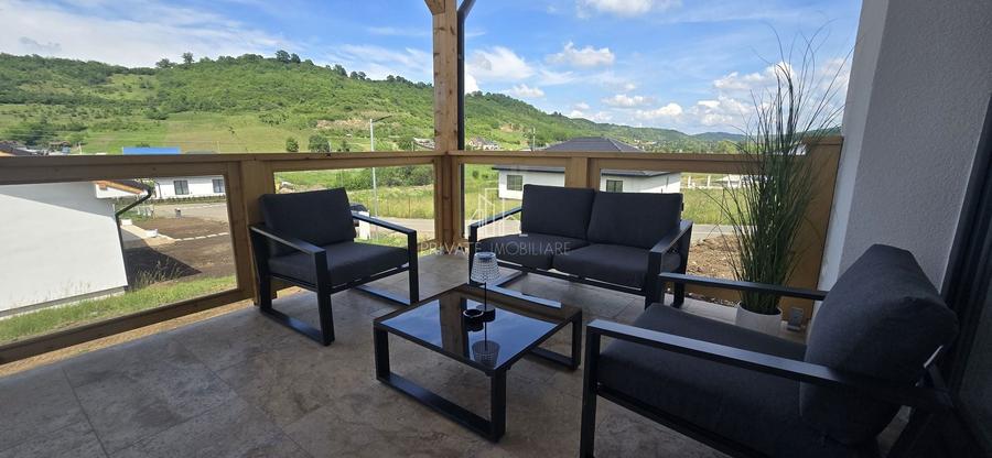 Casă individuală cu 4 camere cu Canalizare în Livezeni