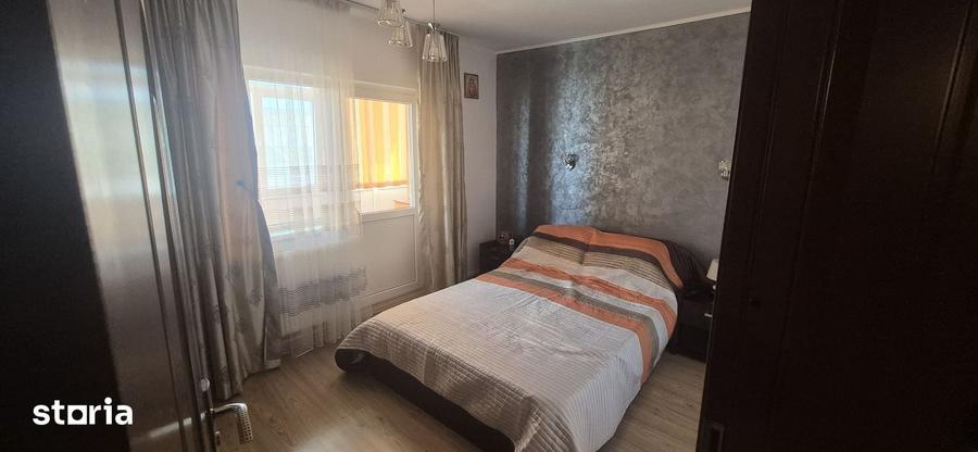 Apartament cu 3 camere decomandat în Găvana