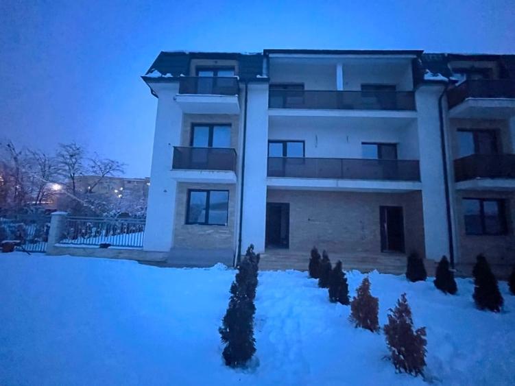 Apartament cu 3 camere decomandat în Mânăstirea