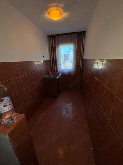 Apartament cu 3 camere semidecomandat în Autogară