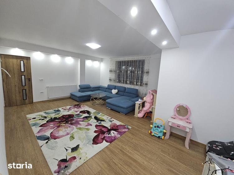 Casă cu 5 camere cu Teren 500 Mp în Central