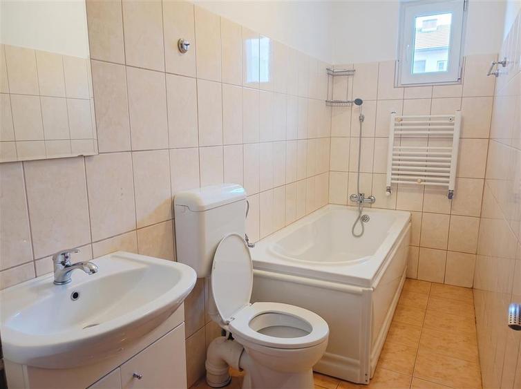 Apartament cu 2 camere nedecomandat în George Enescu
