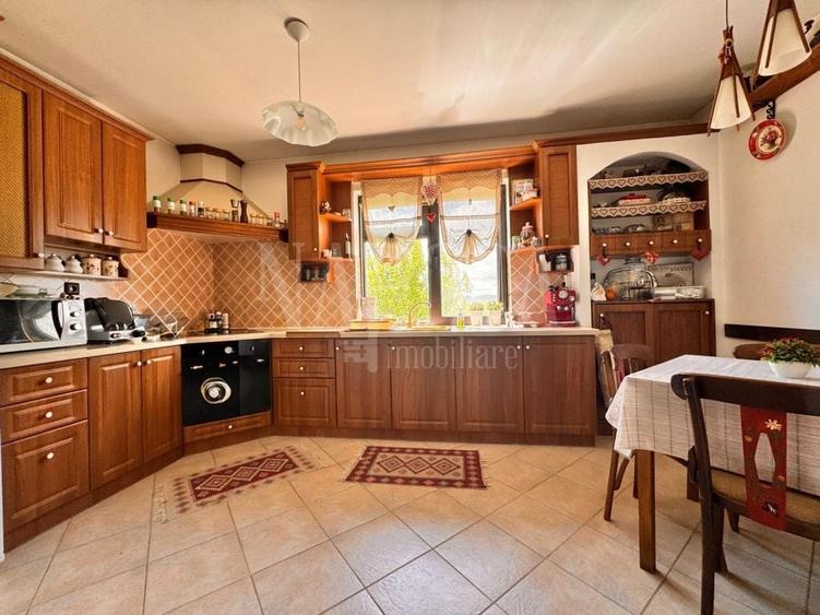 Casă individuală cu 5 camere cu Canalizare în Sălicea