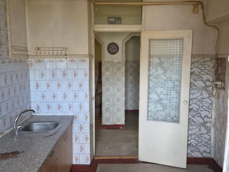 Apartamente 2 camere Micro20 et3/4 ,centrala,2 Balcoane  64 000 euro neg - 4