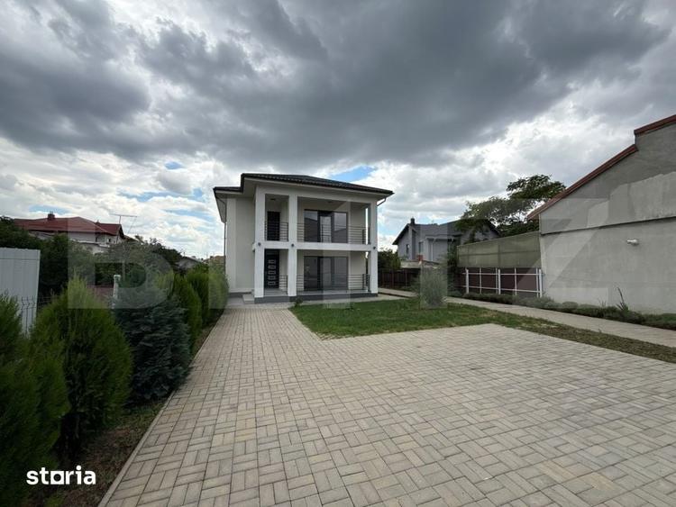 Casă cu 5 camere cu Teren 642 Mp în Pictor Rosenthal