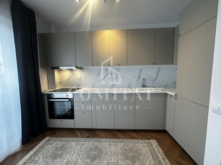 Apartament cu 2 camere semidecomandat, mobilat în Mărăști
