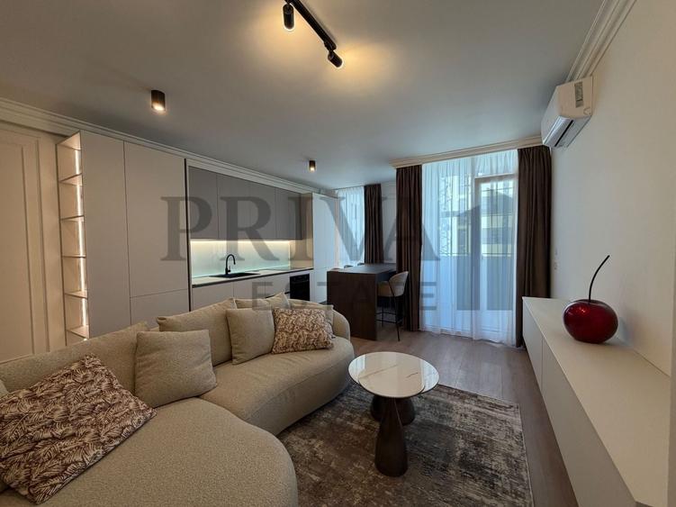 Apartament cu 3 camere decomandat, mobilat în Aradului
