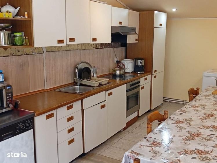 Casă cu 4 camere în Central
