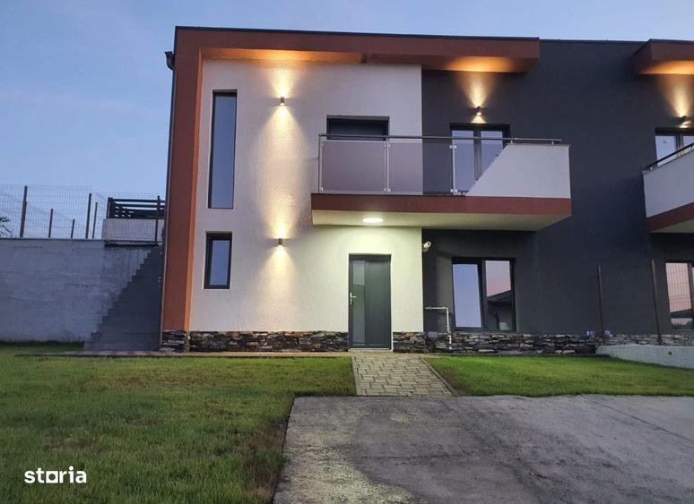 Casă cu 3 camere cu Teren 400 Mp în Valea Adâncă
