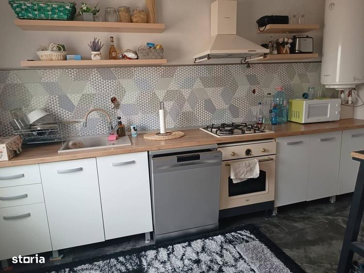 Casă cu 3 camere în Hudum