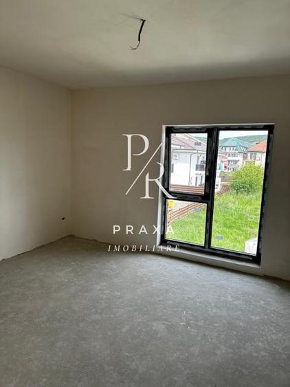 Duplex cu 4 camere cu Canalizare în Florești