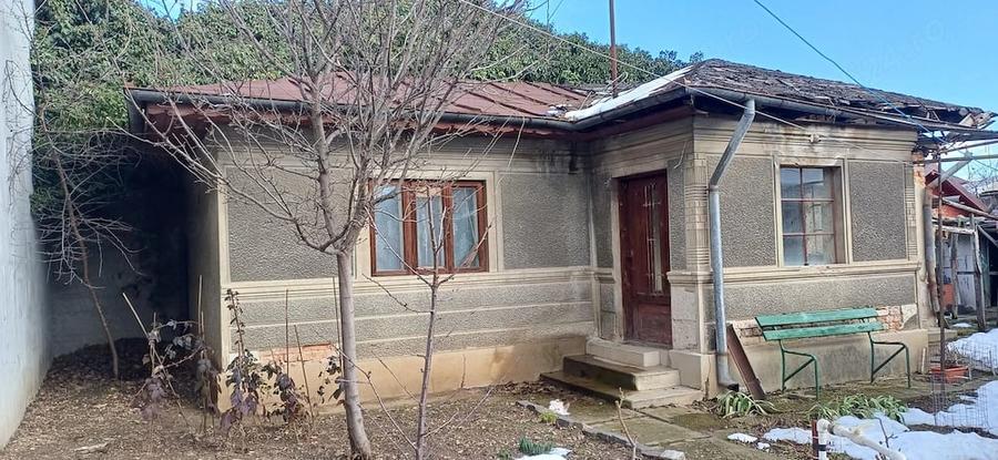 Casă cu 2 camere cu Teren 200 Mp în Rudului