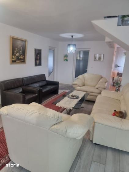 Casă cu 5 camere cu Teren 3000 Mp în Frătăuții Vechi