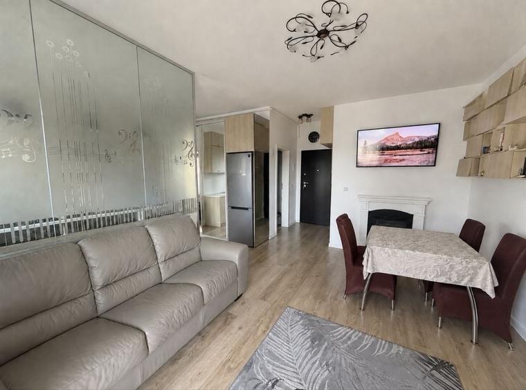 Apartament cu 3 camere decomandat în Titulescu