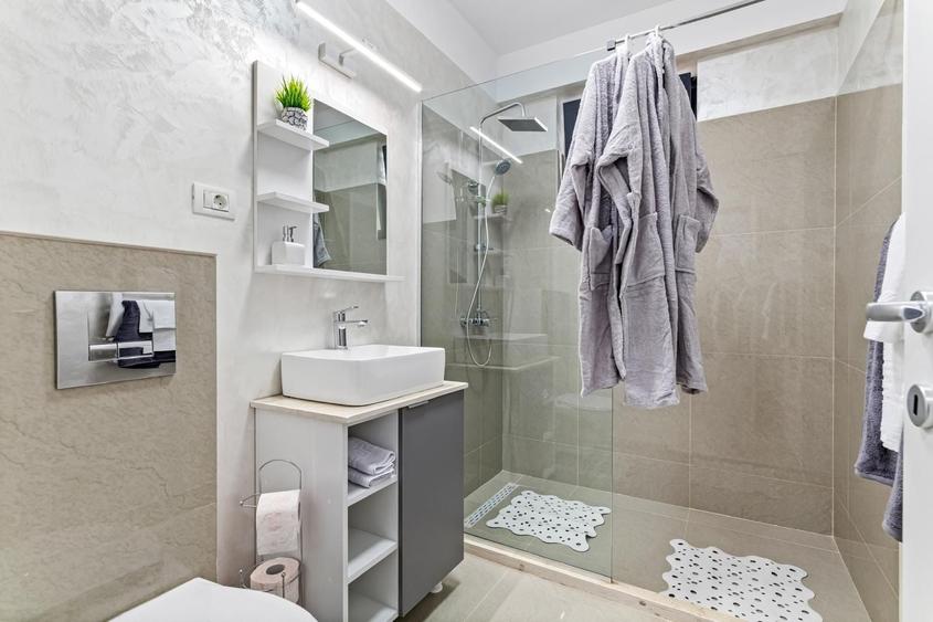 Apartament cu 2 camere decomandat în Exterior Vest