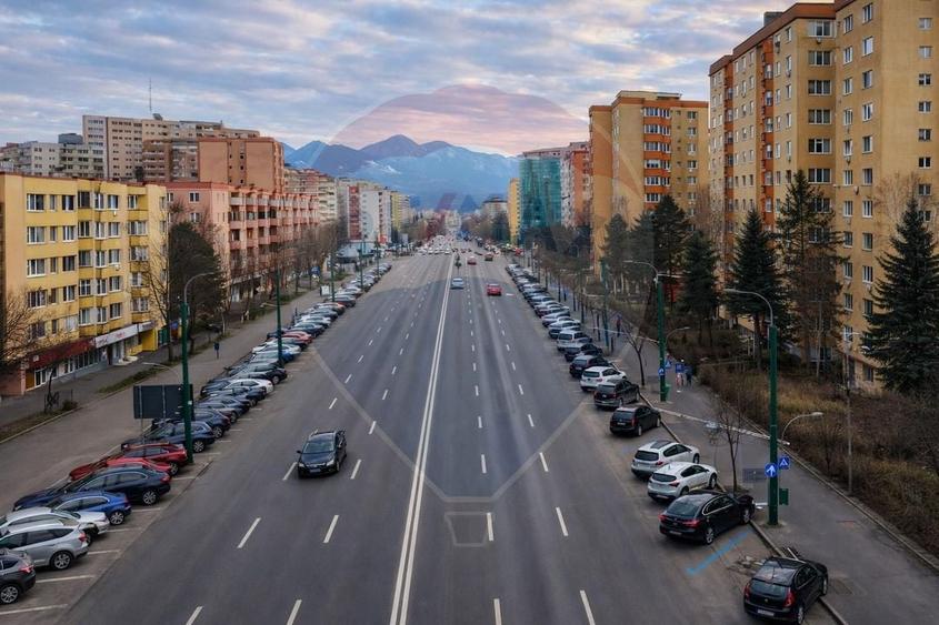 Spațiu comercial cu vad format de 20 ani | Vizibilitate pe 6 benzi | - 1