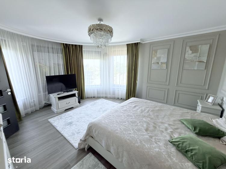 Casă cu 8 camere cu Teren 100 Mp în Mihai Eminescu