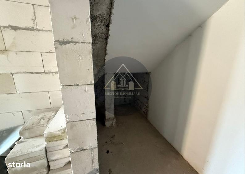 Casă cu 4 camere cu Teren 2500 Mp în Ațel