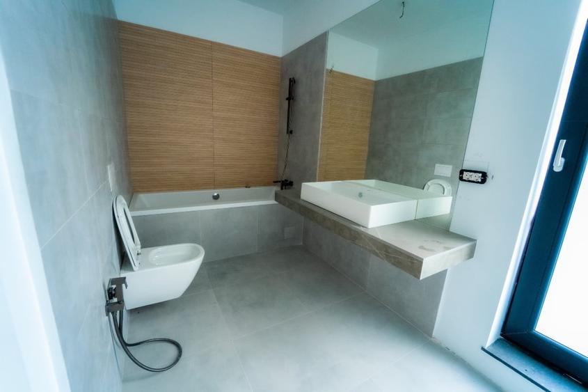 Casă individuală cu 4 camere cu Canalizare în Săftica