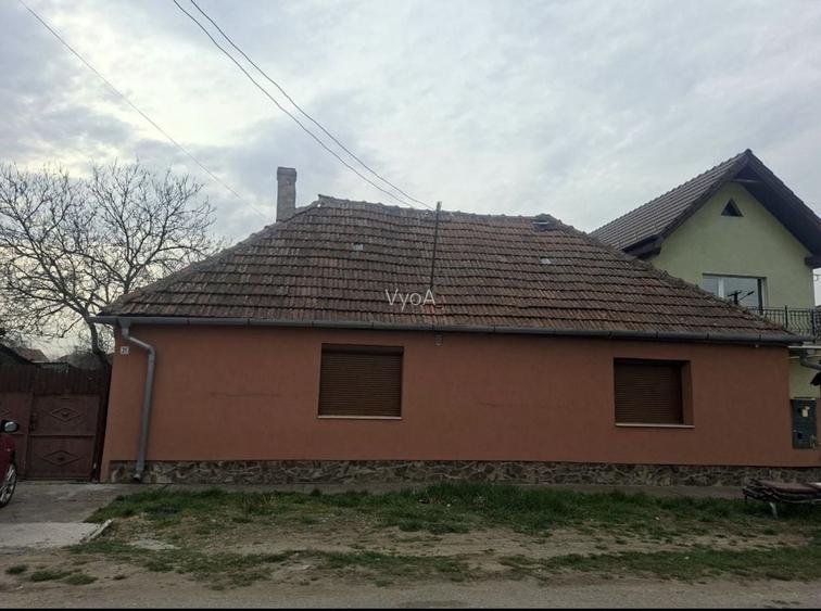 Casa de vanzare cu teren de 1168 mp