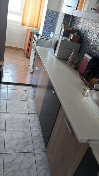 Apartament cu 3 camere decomandat în Găvana
