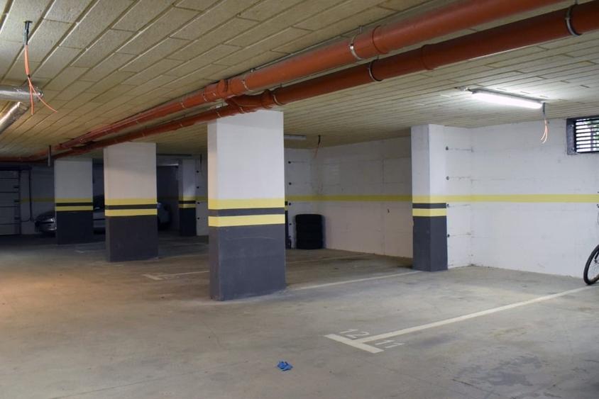 Apartament cu 3 camere semidecomandat în Florești