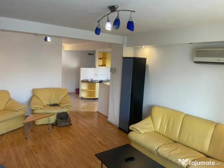 Apartament cu 4 camere decomandat în Central